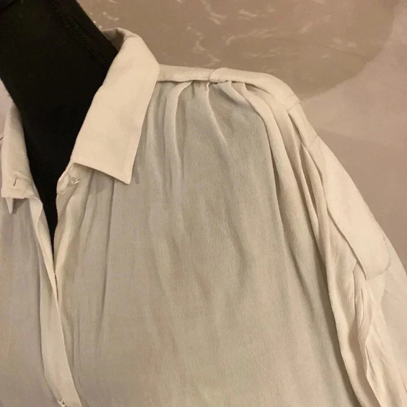 Diane von Furstenberg blouse size medium - Picture 3 of 7